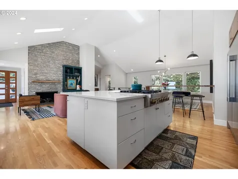 1234 SW 57th Avenue Portland OR 97221