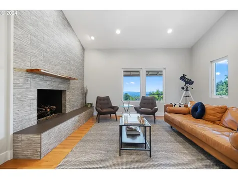 1234 SW 57th Avenue Portland OR 97221