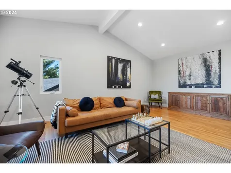 1234 SW 57th Avenue Portland OR 97221