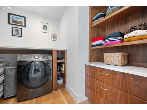 1234 SW 57th Avenue Portland OR 97221