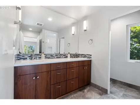 1234 SW 57th Avenue Portland OR 97221