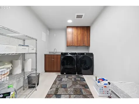 1234 SW 57th Avenue Portland OR 97221