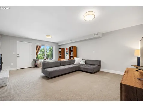 1234 SW 57th Avenue Portland OR 97221