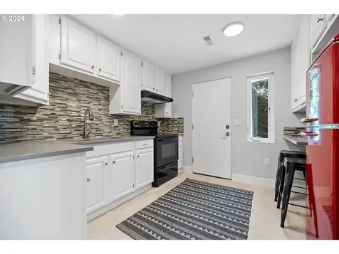 1234 SW 57th Avenue Portland OR 97221
