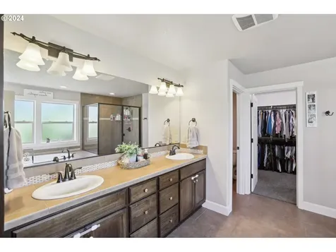 9611 SE Parkwood Way Happy Valley OR 97086