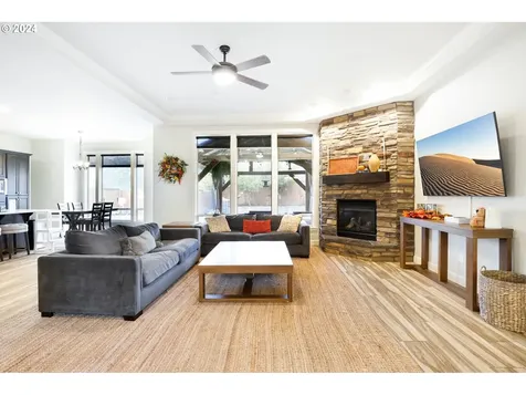 9611 SE Parkwood Way Happy Valley OR 97086