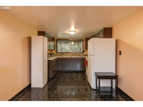 2360 NE 23rd Street Gresham OR 97030