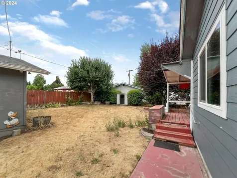 725 W 1st Avenue Junction City OR 97448