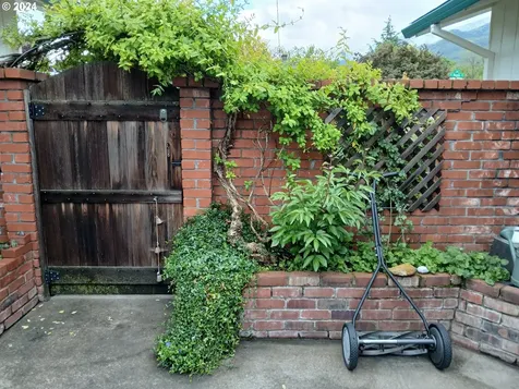 171 W Nevada Street Ashland OR 97520