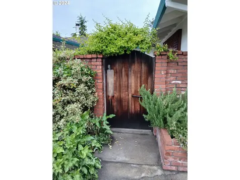 171 W Nevada Street Ashland OR 97520