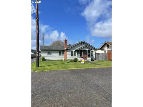 240 S 19th Street Reedsport OR 97467