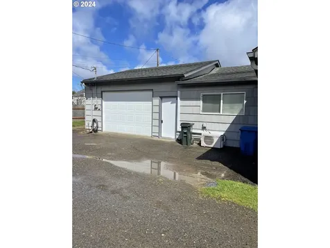 240 S 19th Street Reedsport OR 97467