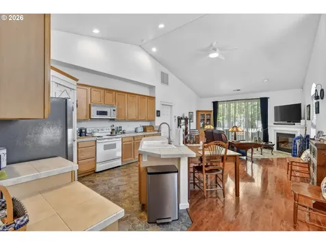 21799 NE Larkspur Lane Fairview OR 97024
