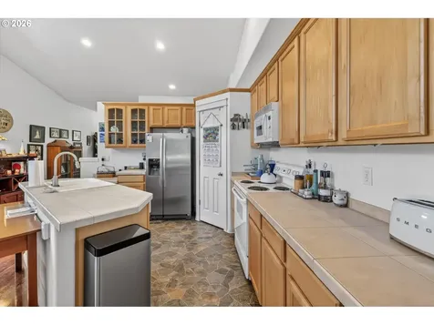 21799 NE Larkspur Lane Fairview OR 97024