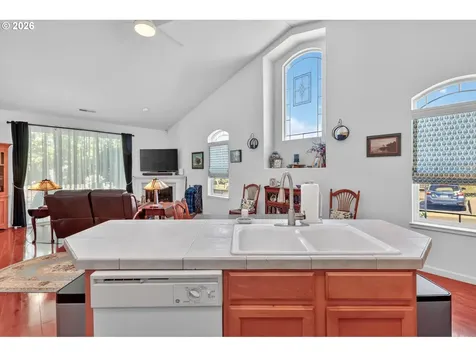 21799 NE Larkspur Lane Fairview OR 97024