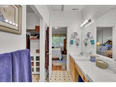 21799 NE Larkspur Lane Fairview OR 97024