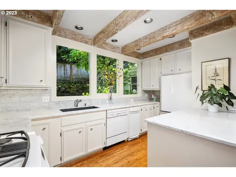 3008 NW Greenbriar Terrace Portland OR 97210