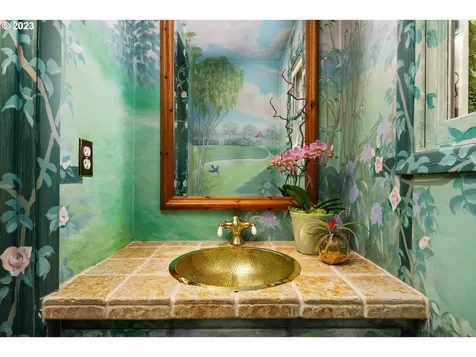 3008 NW Greenbriar Terrace Portland OR 97210