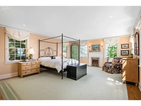 3008 NW Greenbriar Terrace Portland OR 97210