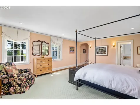 3008 NW Greenbriar Terrace Portland OR 97210