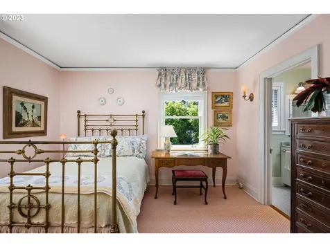 3008 NW Greenbriar Terrace Portland OR 97210