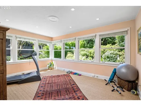 3008 NW Greenbriar Terrace Portland OR 97210