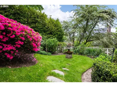 3008 NW Greenbriar Terrace Portland OR 97210