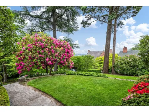 3008 NW Greenbriar Terrace Portland OR 97210