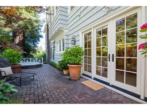 3008 NW Greenbriar Terrace Portland OR 97210