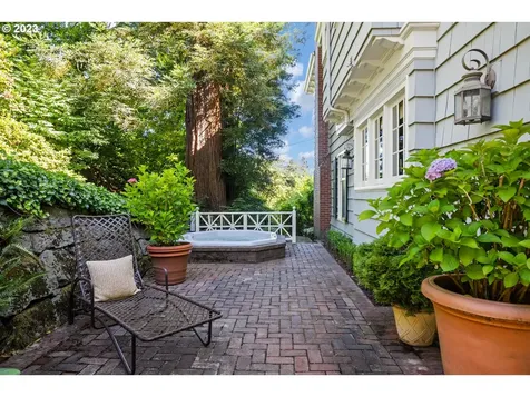 3008 NW Greenbriar Terrace Portland OR 97210