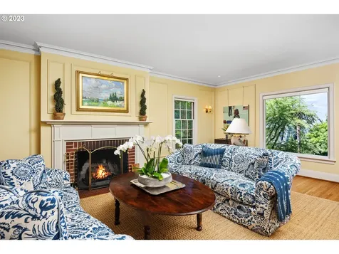 3008 NW Greenbriar Terrace Portland OR 97210
