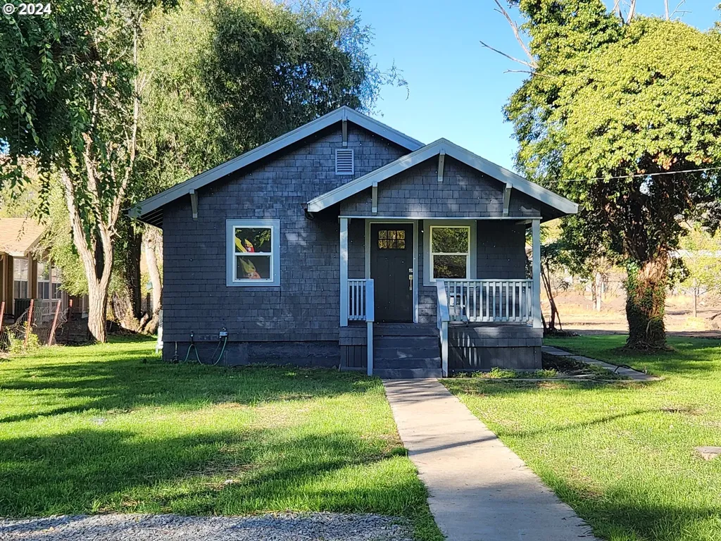 602 16th Street La Grande OR 97850