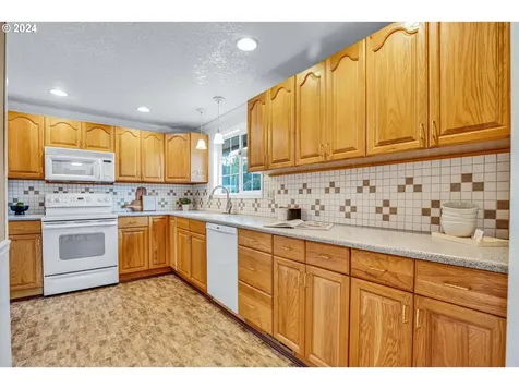 16259 S Bradley Road Oregon City OR 97045