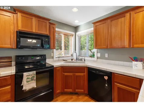 11914 NW 23rd Avenue Vancouver WA 98685