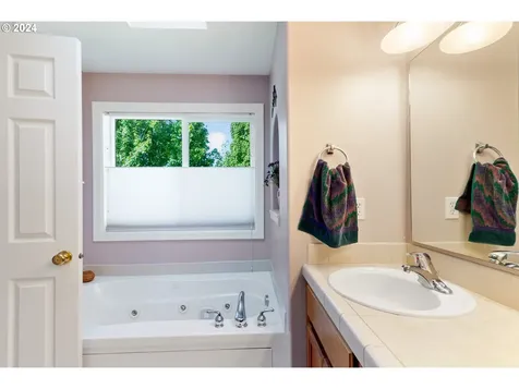 11914 NW 23rd Avenue Vancouver WA 98685