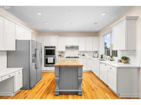 16705 NW Stoller Drive Portland OR 97229