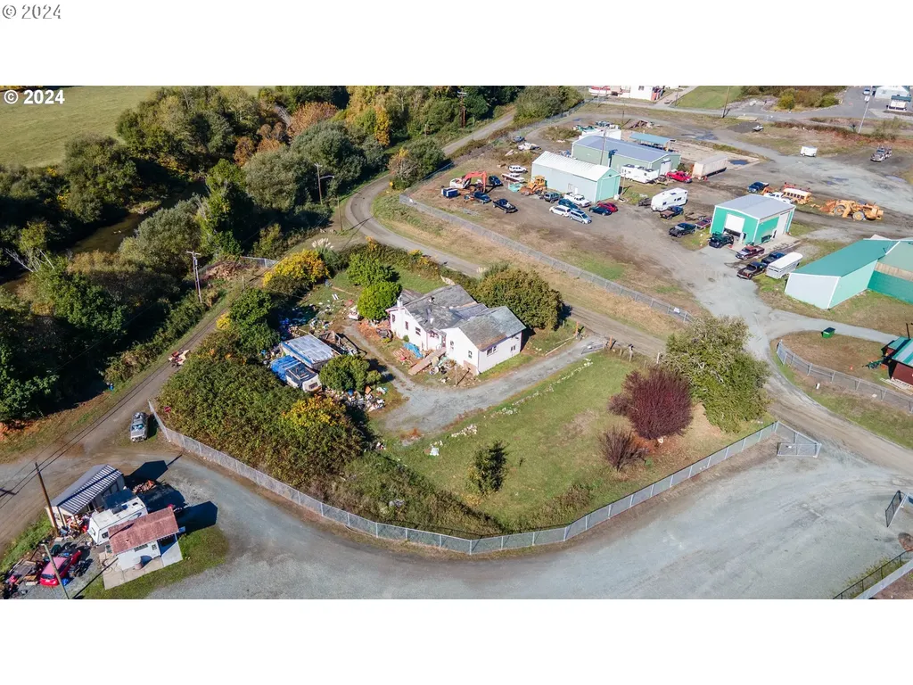 180 River Road Myrtle Point OR 97458