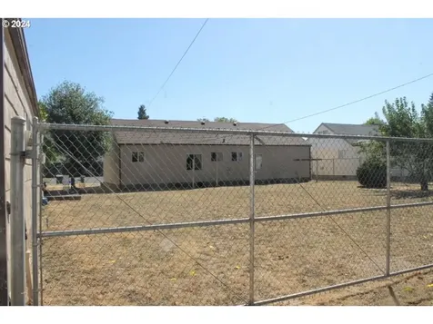848 N Street Springfield OR 97477