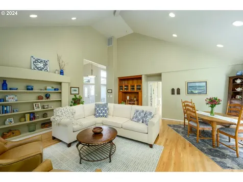 1164 Nw Sunrise Court Mcminnville OR 97128