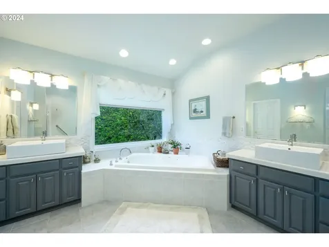 1164 Nw Sunrise Court Mcminnville OR 97128