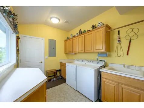 1164 Nw Sunrise Court Mcminnville OR 97128