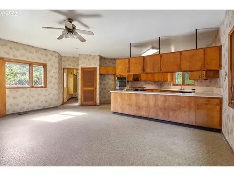 17815 NE Courtney Road Newberg OR 97132