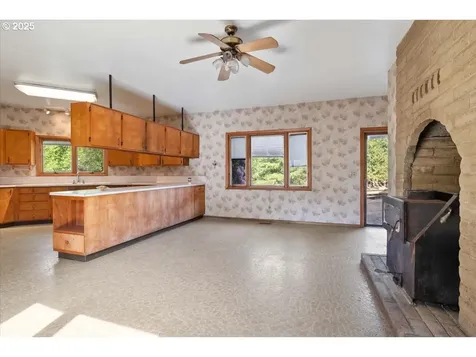 17815 NE Courtney Road Newberg OR 97132