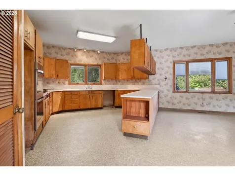 17815 NE Courtney Road Newberg OR 97132
