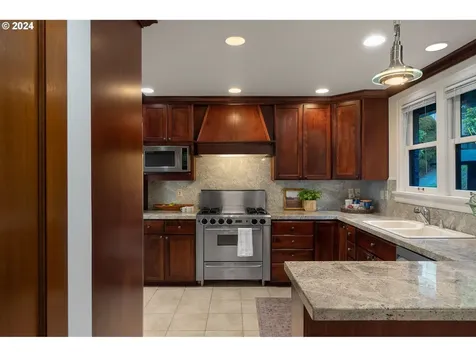 366 NW Maywood Drive Portland OR 97210