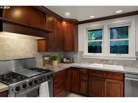 366 NW Maywood Drive Portland OR 97210