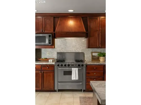 366 NW Maywood Drive Portland OR 97210
