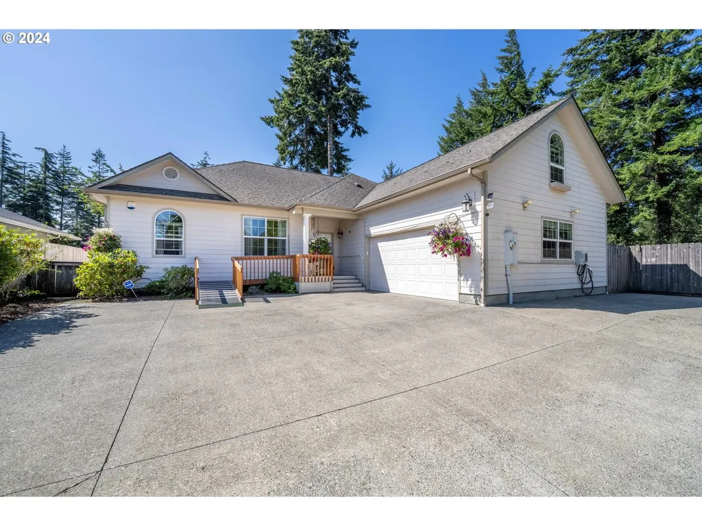 1661 Ohio Avenue North Bend OR 97459
