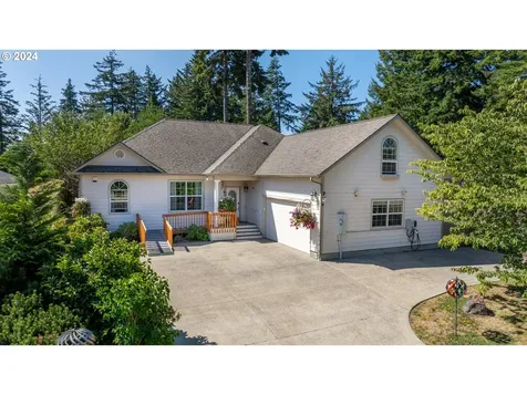 1661 Ohio Avenue North Bend OR 97459