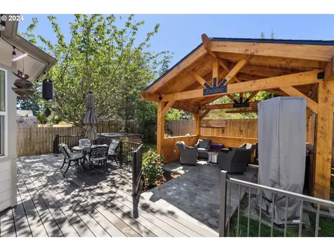 1661 Ohio Avenue North Bend OR 97459